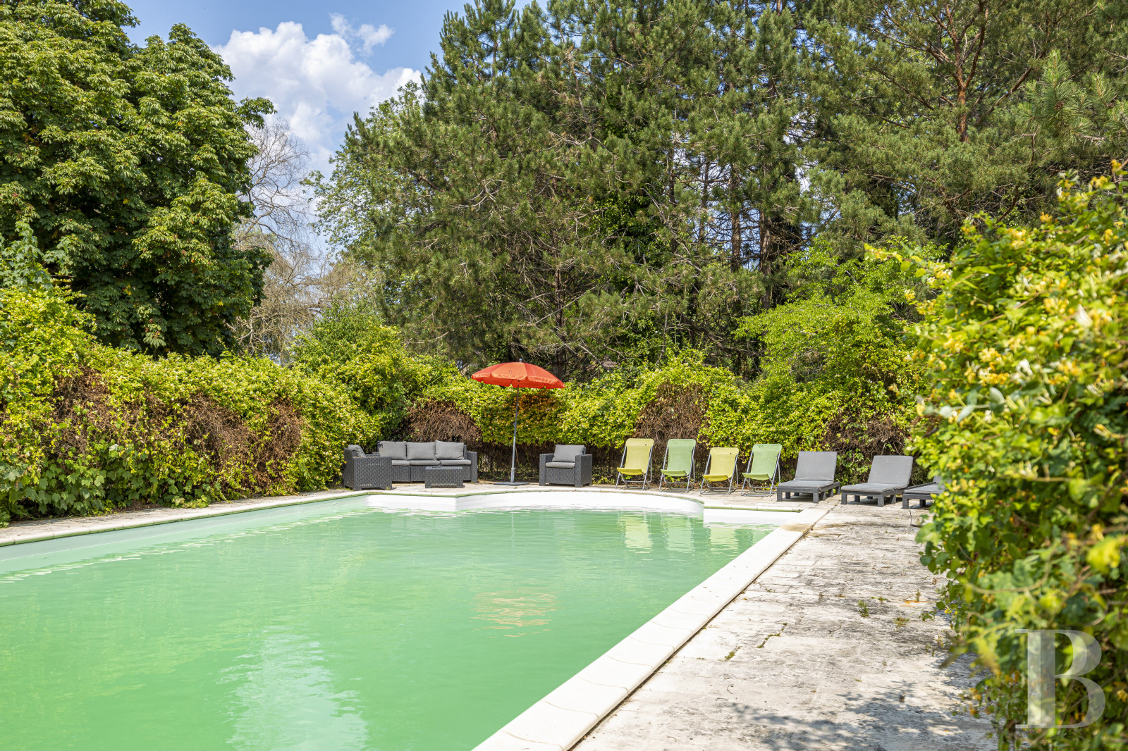 Au sud du Loiret, à Bonny-sur-Loire, un château d’inspiration Directoire entouré de bois - photo  n°3